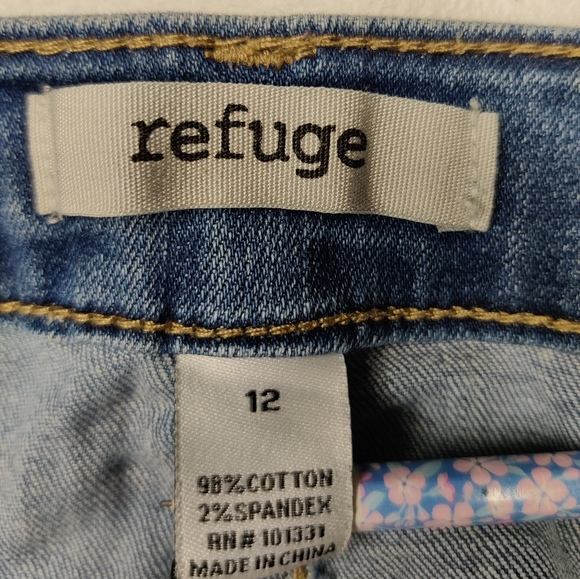 Refuge Jean Shorts size 12 - Picture 3 of 3